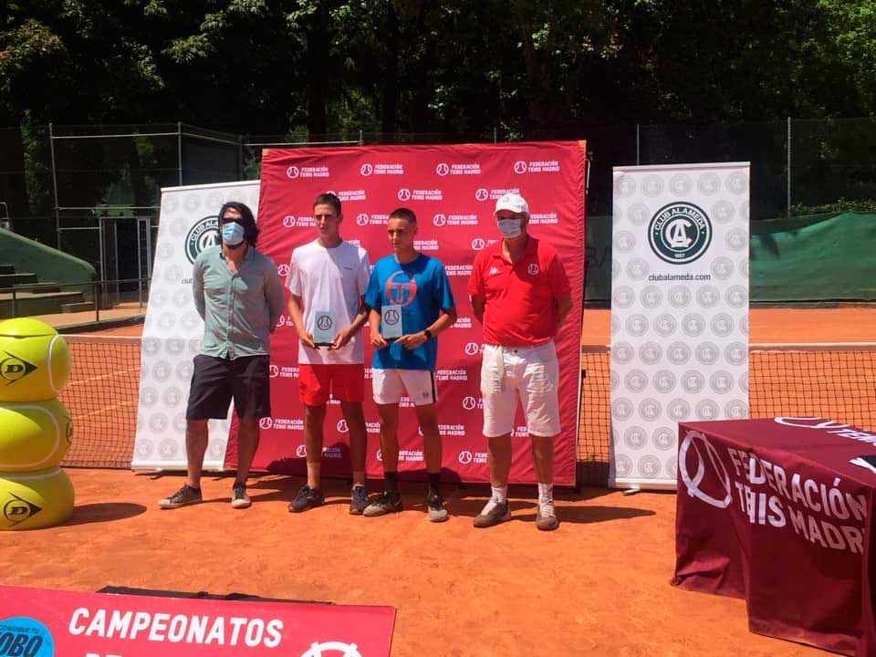 Pablo Masjuan, finalista del Campeonato De Madrid Junior Individual y Campeón en Dobles formando pareja con Pedro Rodenas.